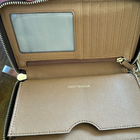 Michael Kors Wallet wristlet - Picture 3 of 5